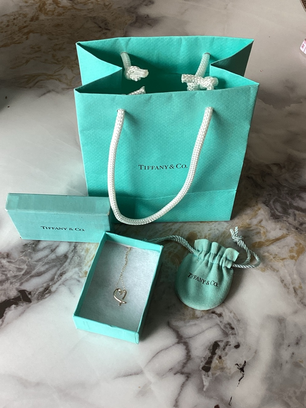 Tiffany & Co. Paloma Picasso loving heart silver necklace